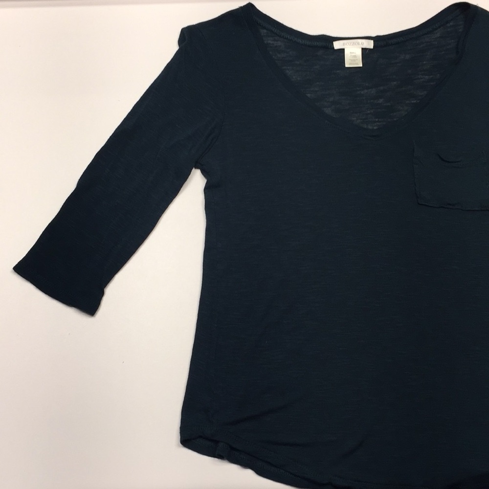 GREEN 3/4 LENGTH V NECK